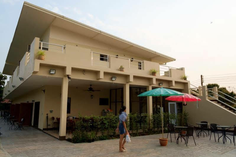 Relax Garden House Hotell Chiang Mai Eksteriør bilde
